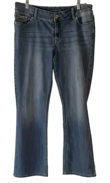 Maurices Women's Size 12 Button Pocket Embroidered Medium Wash Straight Jeans‎