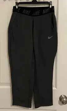 NWOT | Nike‎ women’s gray loose cropped lounge sweatpants — small