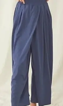 Free People Ultra-Wide Leg Pleated High Rise Pull-On Pants Blue size Small