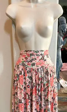 Like new  boho style skirt with zipper closure Sz S