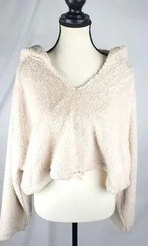 Urban Outfitters Outfittes cream colored oversized cropped hoodie Sz M