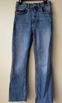Zara Womens Jeans Size 2 Light Wash High Rise Raw Hem Denim Casual‎