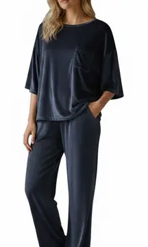 TAHARI Sleepwear Women’s Short Sleeve Shirt and Pant velour set large