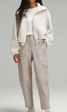 Lululemon Neutral Minimalist Light Utilitech Cargo Pocket High-Rise Pant Size 33