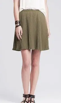 Banana Republic Olive Pleated Skirt.  Size-10