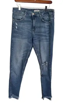 Zara Basic Z1975 Denim High Rise Size 8 Raw Hem Skinny Jeans Distressed‎ Size 8