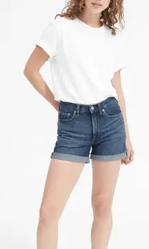 Classic Vintage Dark Blue Wash Raw Hem Mid-Rise Relaxed Denim Shorts