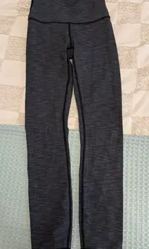 Lululemon leggings Size 2. 24” length. Grey.
Worn once.