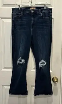 7 For All Mankind b(air) Ripped Knee Kick Flare Destroy Jeans Sz 32‎