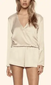 Alexis Aine Champagne‎ Satin Long Sleeve Romper Sz S
