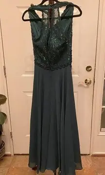 ASPEED SIZE M LACE AND CHIFFON FULL LENGTH GOWN