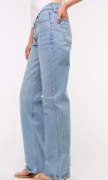 Abercrombie & Fitch The Slouchy mid rise Jean size 28