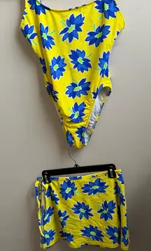 Jantzen swimsuit yellow & blue with matching sarong floral Size 10
