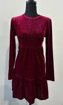 Chic Long Sleeve Velvet Dress in Deep Red