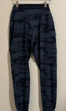 5/$55 !! 🔥 alphalete Navy Camouflage Jogger Pants