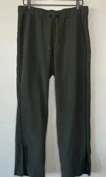 Lululemon On the Right Track Pant Size 10 Dark Olive / Black