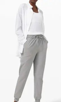 Lululemon Keep Moving Jogger In Rhino Grey Size 6