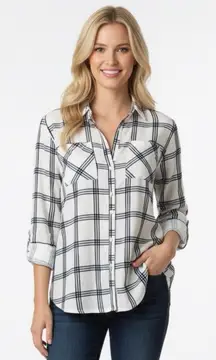 Entro medium white & blue striped plaid flannel top