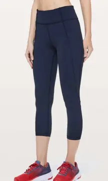Lululemon Time To Sweat Crop *23 in True Navy Size 8