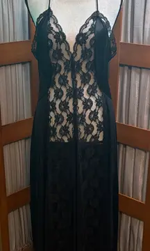 Val Mode Vintage Sophisticated Black Lace Chemise nightgown