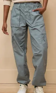 AE Snappy Stretch Baggy Cargo Utility Jogger in Turquoise Water Size 0 Short