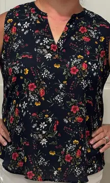 Papermoon Navy Floral Split Front Sleeveless Blouse Size 1x Office Workwear