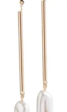 🎄Torrid Pearl Linear Earrings