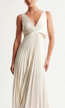 Abercrombie & Fitch Giselle Pleated Cutout Maxi Dress size Large NWT