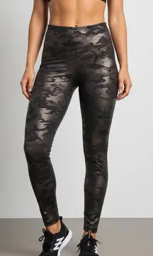 Spanx Faux Leather Camo Leggings Size Small Black NWT Slimming Coated Shiny