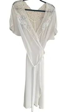Linea Donatella Ivory Lace Robe