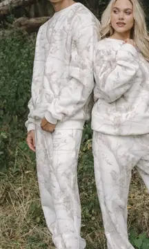 Comfrt white camo crew neck sweat set