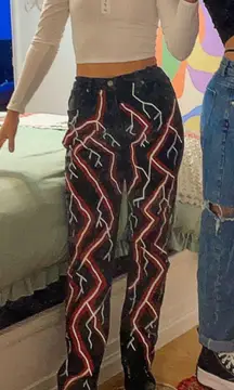 red/white lightning pants 