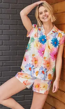 The Cats Pajamas Floral Print Button Up Shirt & Shorts Pajama Set Small