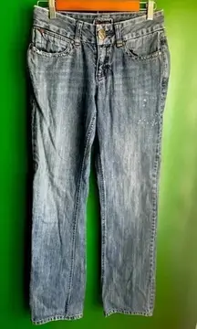 CLEARANCE!!! Wrangler Premium patch Low Rise Jeans Size 3 EUC!‎