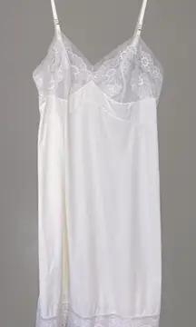 Vintage VANITY FAIR Lingerie Slip 100% Nylon Antron 36" Dupont USA White Lace