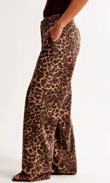 Abercrombie Low-Rise Baggy Leopard Print