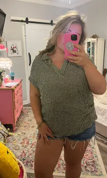 Jane And Delaney Flowy Green Plaid Top