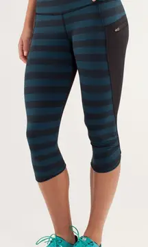 Lululemon Run Top Speed Crop Legging Size 6‎ Micro Macro Alberta Lake Black