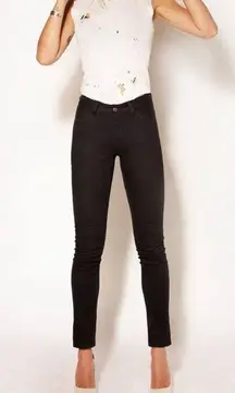 NWOT Imogene + Willie Imogene $200 retail Slim Black Skinny Jeans
24 NWOT