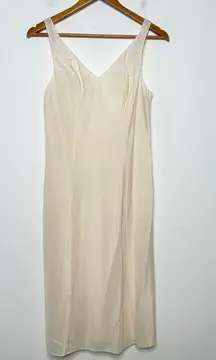 LORD & TAYLOR Vintage Slip Womens Sz Small Wonder Maid Fine Lingerie Union Label