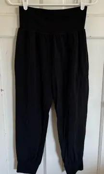 Athleta black Cruise Jogger in Powervita size small