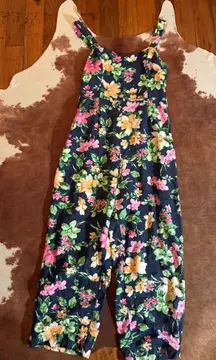 Old Navy floral jumpsuit  size medium  Good for Easter or a spring wedding