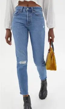 Levi's Premium Wedgie Straight leg medium‎ wash denim jeans women’s size 24