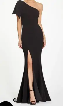 Dress The Population Georgina Crepe Gown