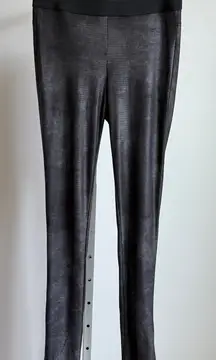 BCBGMAXAZRIA sz S‎ Black Faux Snakeskin Leggings Ankle Zippers