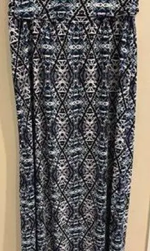 AB Studio Size Medium Black and Blue Geometric Print Maxi Skirt