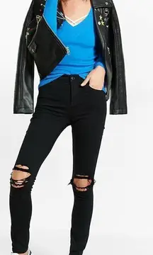 ✨Fitted V-Neck Sweater✨ 