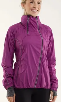 Lululemon Inspire Run Woman’s Sz 2 Hooded Running Jacket Dewberry Hand Warmers
