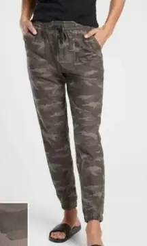 Athleta Paralon Jogger Camo Army‎ Drawstring Pockets Casual Pants Size 2