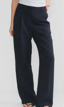 ARITZIA The Effortless Pant in Dark Grey (US 4)